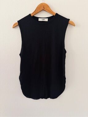 LVIR Black Linen Blend Curved Hem Tank Top